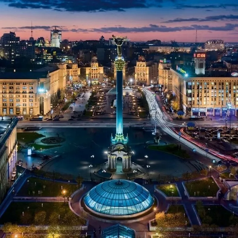 Таксі Київ — Варшава: панорама Києва