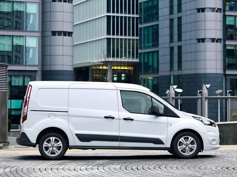 Грузовой минивэн для небольших посылок и документов