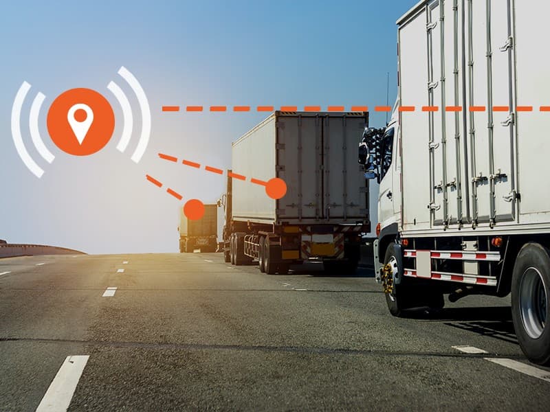 Современный грузовик с системой GPS-мониторинга